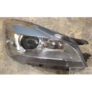 Правая фара Ford Kuga II биксеноновая CV44-13D154-AG 2012 - 2017г